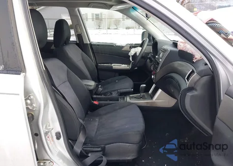 2010 Subaru Forester 2.5X Premium z USA, uszkodzony, nr VIN JF2SH6CC0AH779012